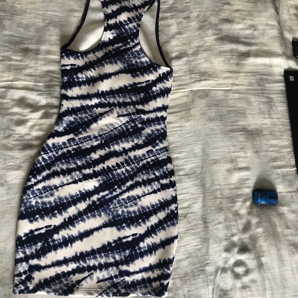 Dynamite- Bodycon Tie Dye Pattern Mini Dress - XS - Picture 7 of 8